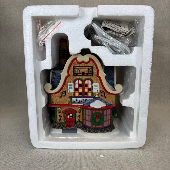 Department 56 North Pole Collection Augie’s Christmas Carols - Picture 5 of 8